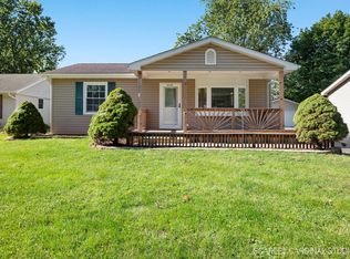 2115 Greengold St, Crest Hill, IL 60403