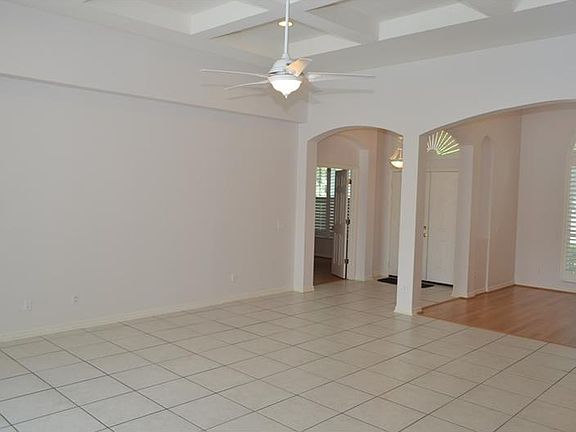 5th image of 1025 Meadow Breeze Ln