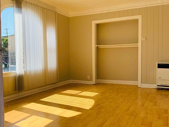 2nd image of 727 W 74th St #7137384