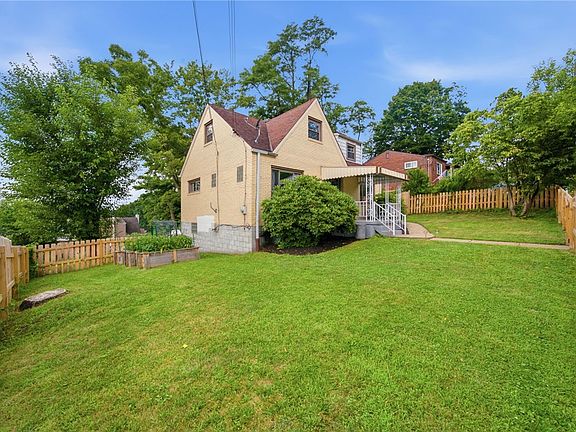 3rd image of 1037 Rue Grande Vue St
