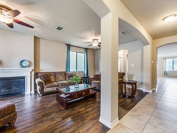 4th image of 23506 Woodlawn Rdg