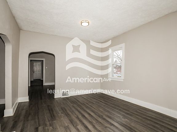 1503456_003_living_room_3.jpg