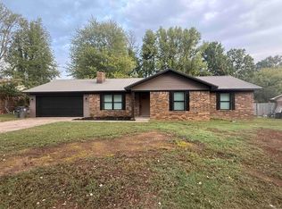 16 Whippoorwill Dr, Searcy, AR 72143