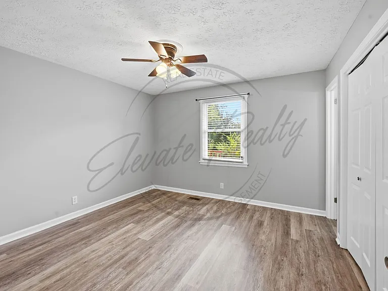 722 Heritage Square Dr — Photo 15