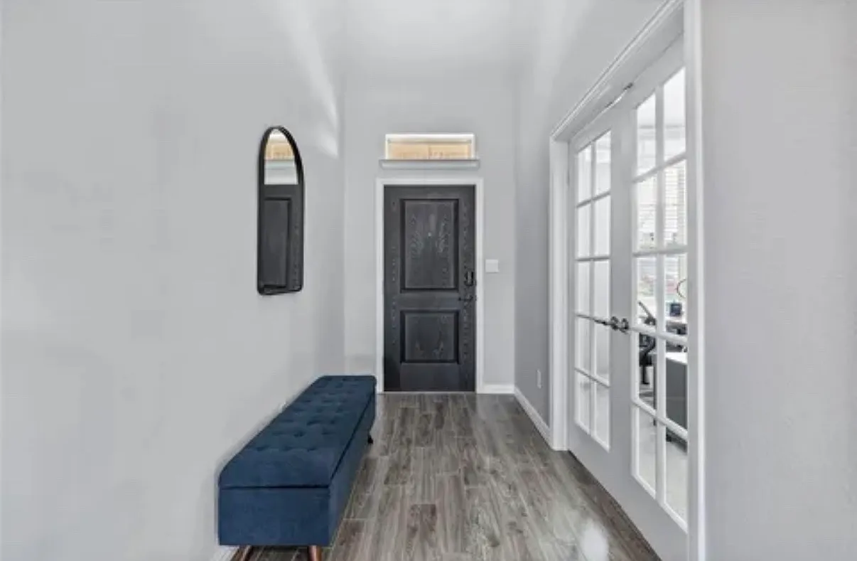 4 bed, 2825 sqft, $3,058 — Photo 2