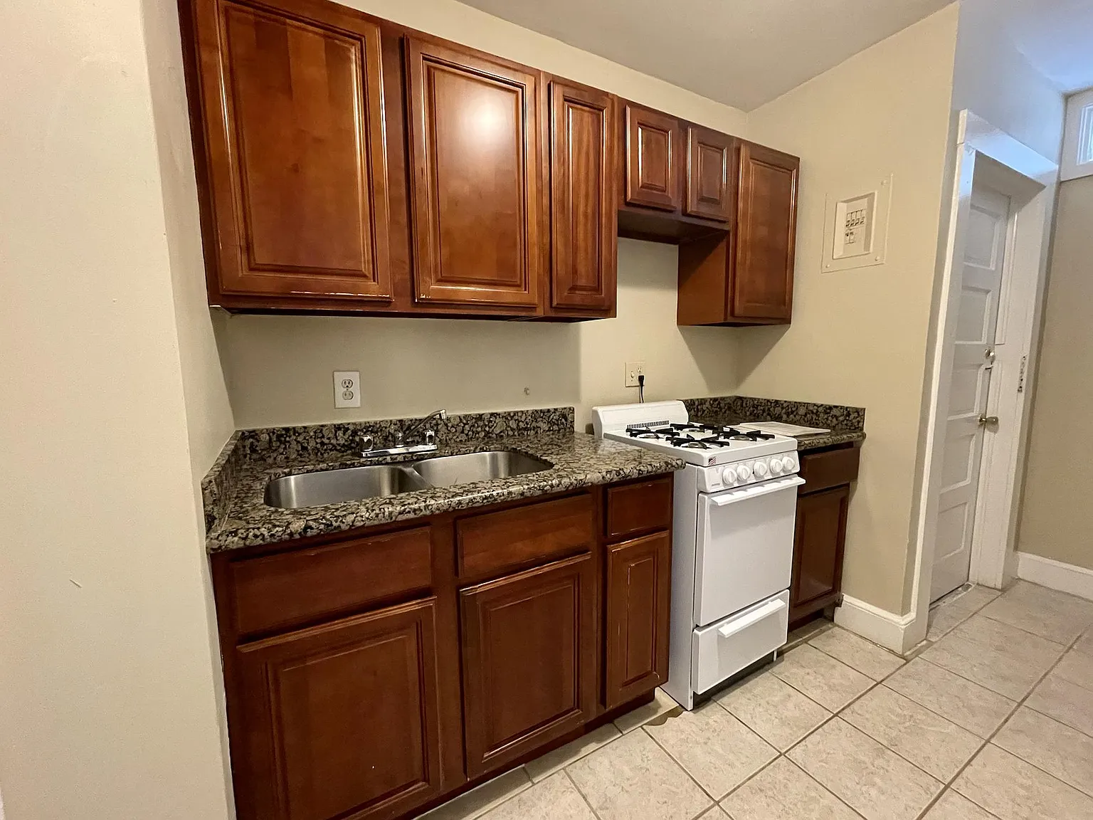 1 bed, 550 sqft, $1,145 — Photo 4