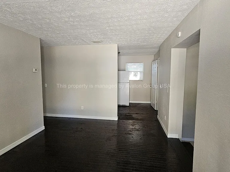 2415 N Canal St — Photo 3