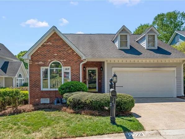 2229 King George Ct, Winston Salem, NC 27103