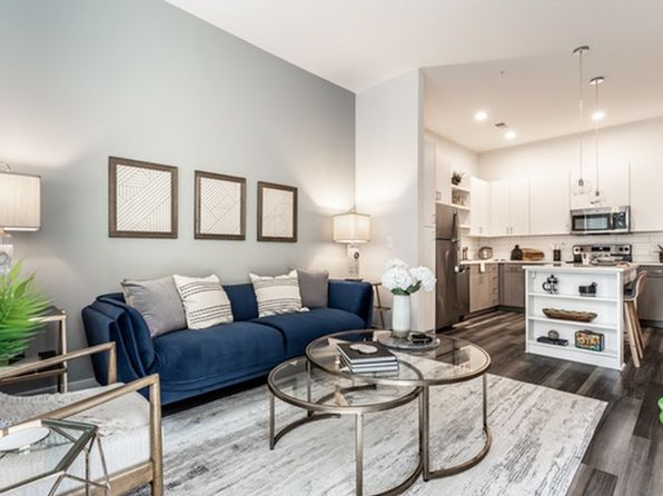 520 E Washington St #511