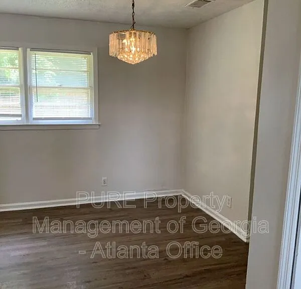 314 Sterling St — Photo 5