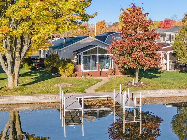 551 Maple Ln, Coldwater, MI 49036