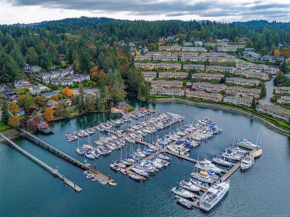 6880 Wallace Dr #104, Central Saanich, BC V8M 1N8