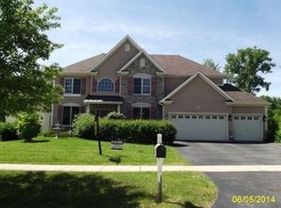 734 Hickory Ln, West Chicago, IL