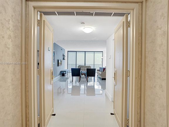 5th image of 20281 E Country Club Dr APT M3