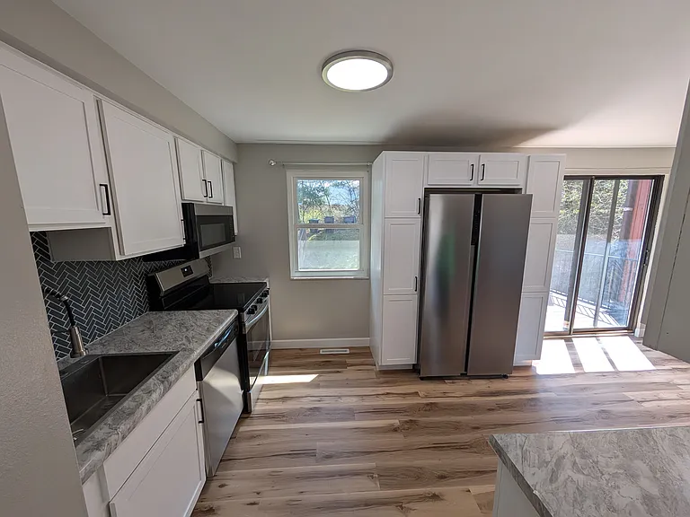 215 Parkwood Dr #MAIN — Photo 7