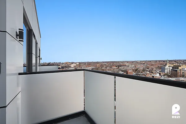 Rented by REZI | media 29