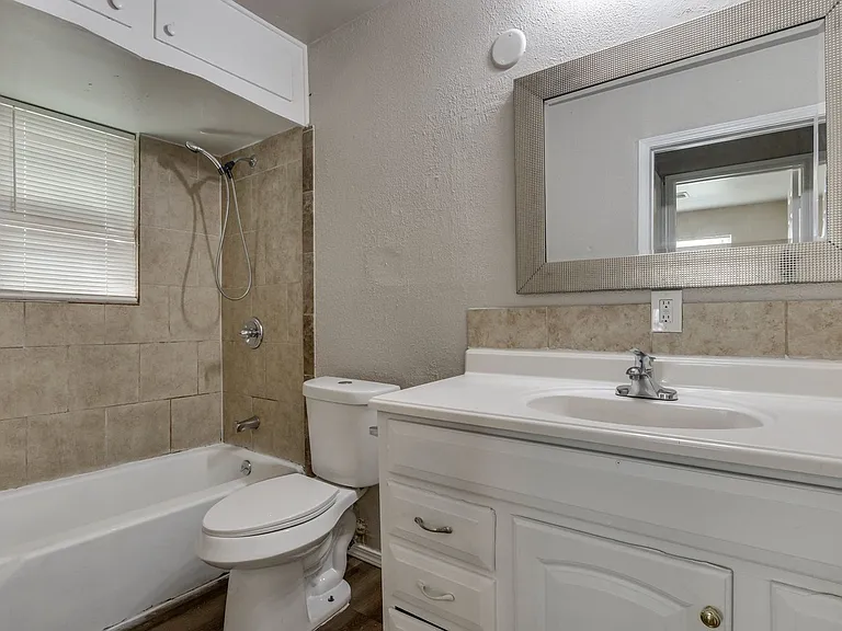 1005 SW 63rd St — Photo 47