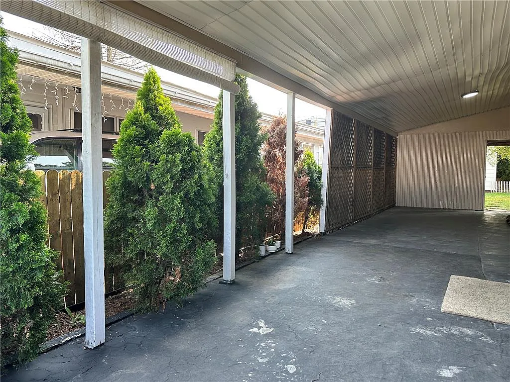3 bed, 1260 sqft, $2,200 — Photo 3