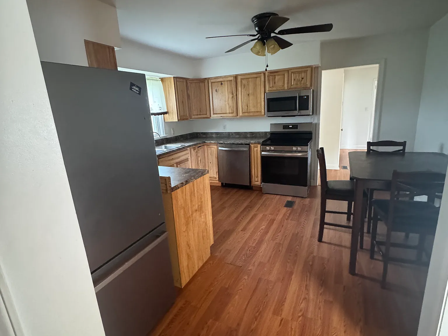 3 bed, $950 — Photo 3