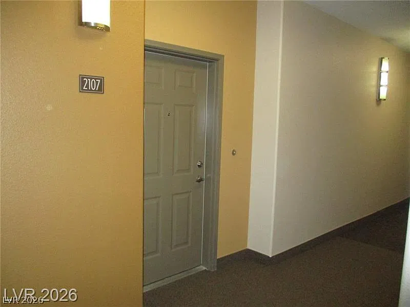 2 bed, 1.0 bath, 841 sqft, $2,200 — Photo 3