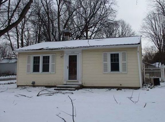 2nd image of 210 N 5th St
