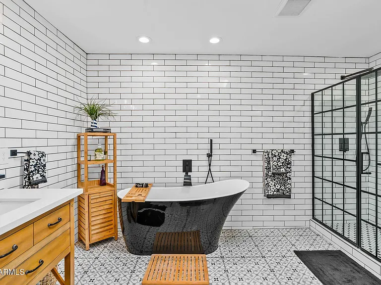 4402 E Turney Ave — Photo 23