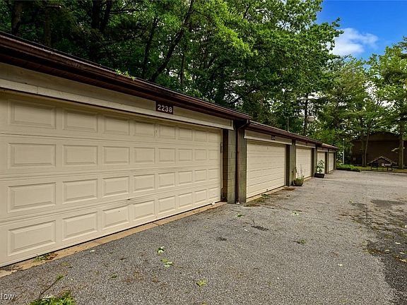 4th image of 2238 Pine Top Ct