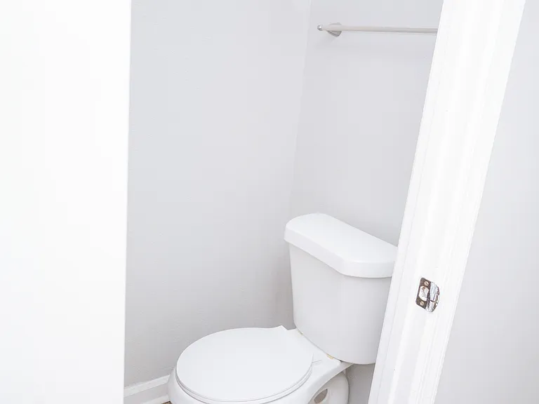 914 Ketch Ct — Photo 18