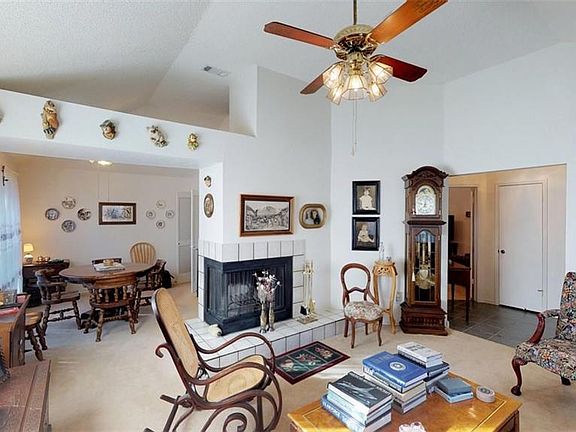 5th image of 1682 Autumn Breeze Ln