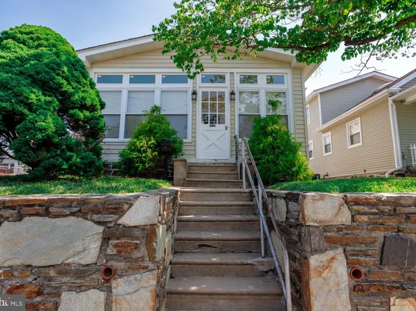 1213 Friendship St, Philadelphia, PA 19111