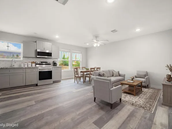 4114 Majestic St #A/b, Houston, TX 77026