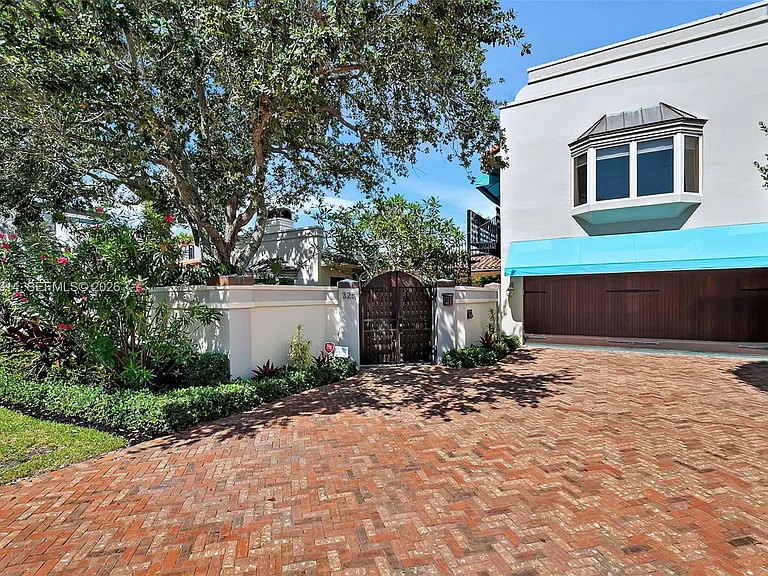 325 Bontona Ave — Photo 24