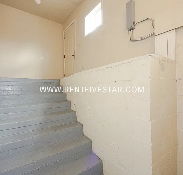 840 Jefferson Ave #A — Photo 2