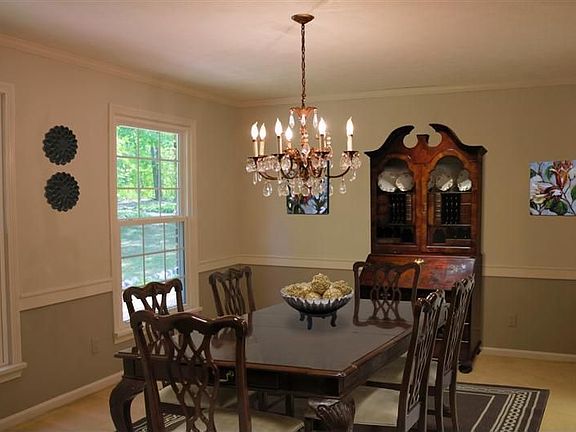 2nd image of 605 Coy Ln
