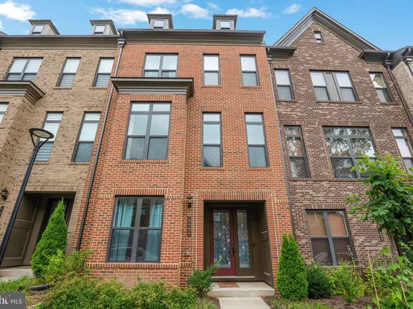 4484 Lateleaf Trl, Fairfax, VA 22030