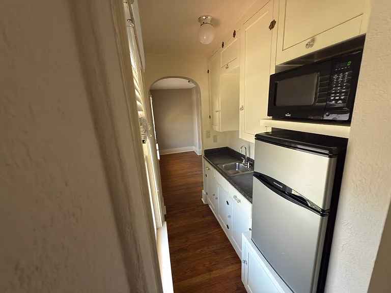 413 Elm Ave #3 — Photo 3