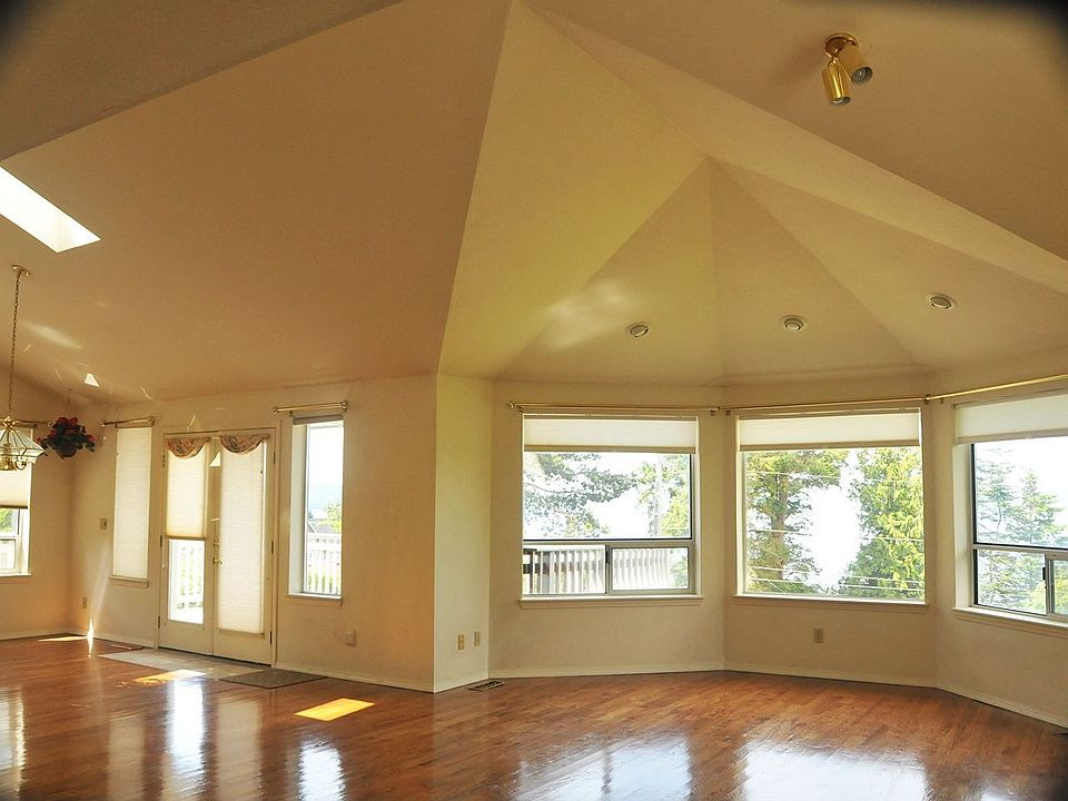 Top floor living area