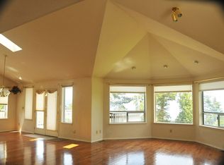 27016 8th Ave S, Seattle, WA 98198