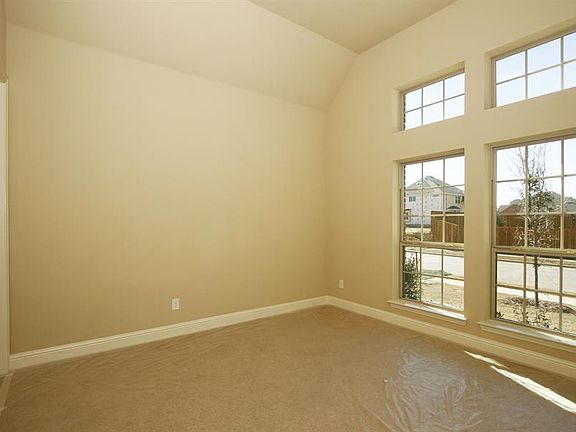 4th image of 3012 Breckenridge Dr