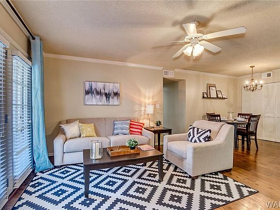 3rd image of 120 15th St E APT 601