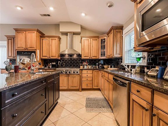 Large Chef's Kitchen