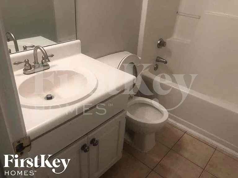 319 Hills Point Rd — Photo 8