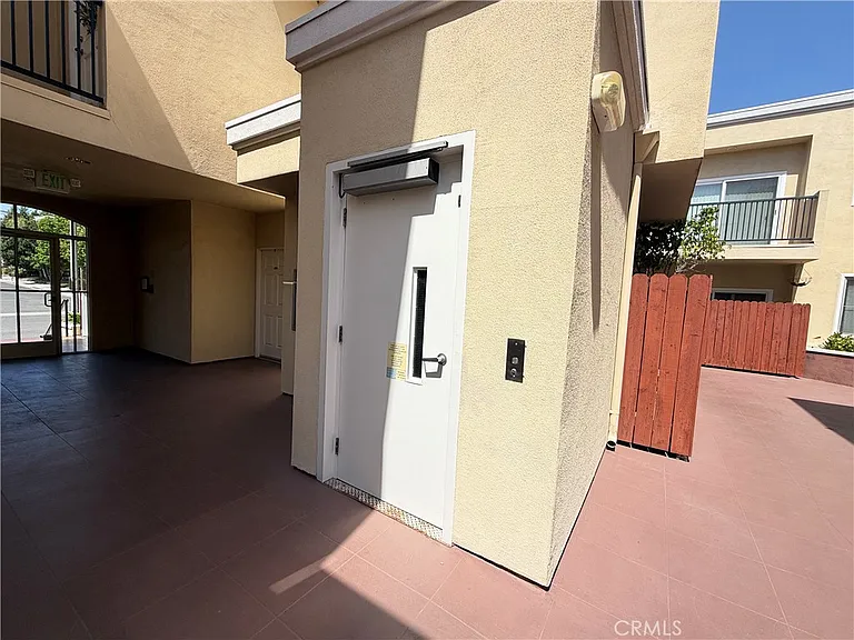 300 E Providencia Ave #111 — Photo 5