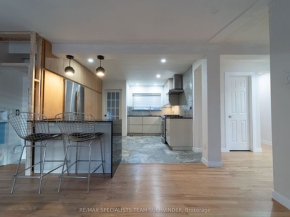 5th image of 79 Redwater Dr
