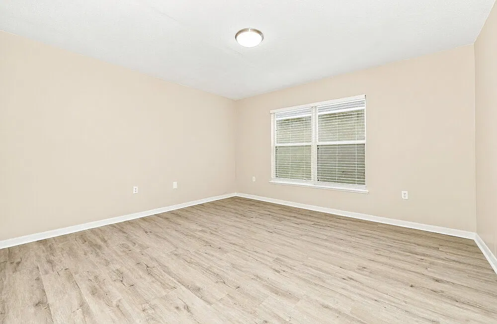4 bed, 2.5 bath, 2215 sqft, $2,255 — Photo 4