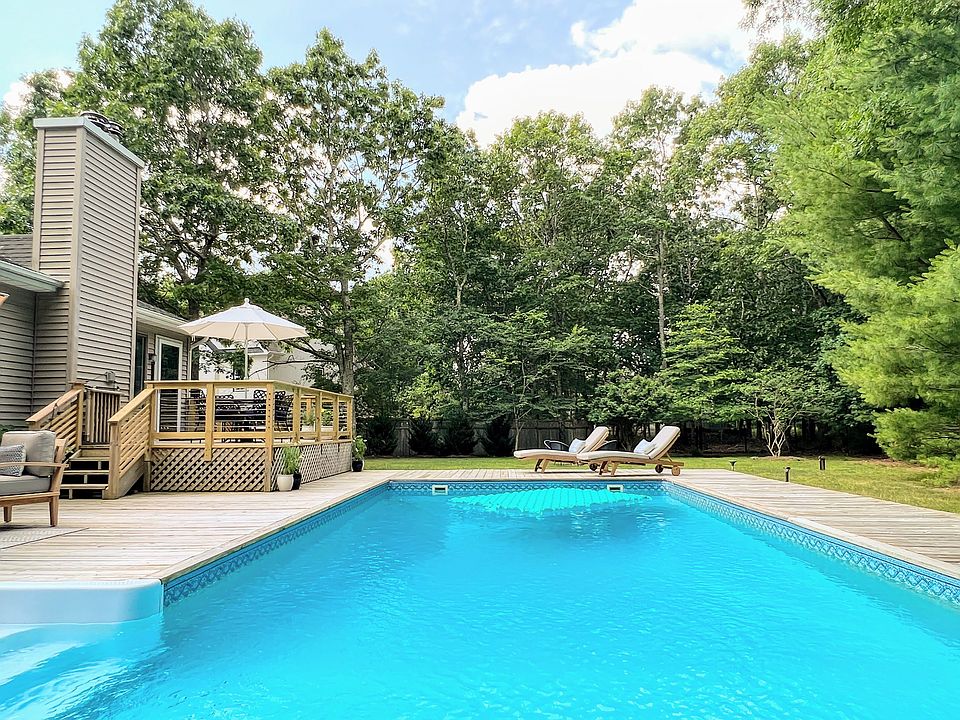 1st image of 4 Bel Grove Dr
