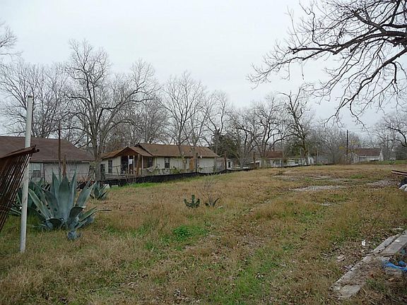 RELLENADO CON 10 CAMIONES DE ARENA