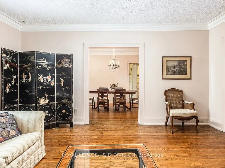 58 Lascelles Blvd — Photo 9