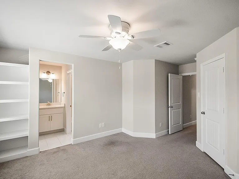 5328 Larkin St — Photo 20