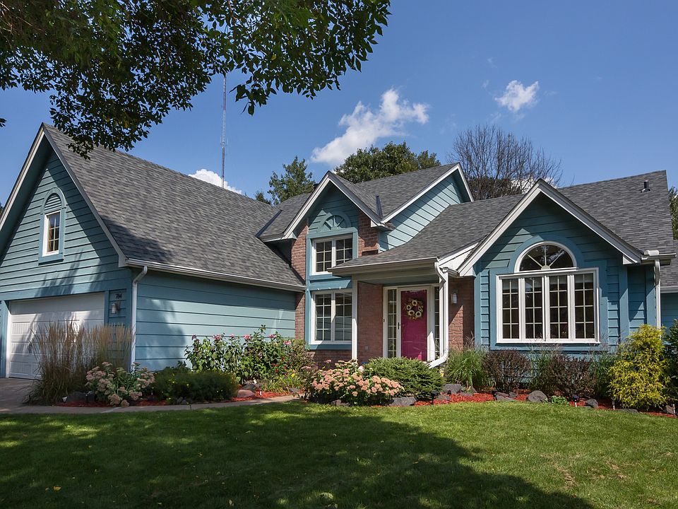 1st image of 784 Deerwood Cir